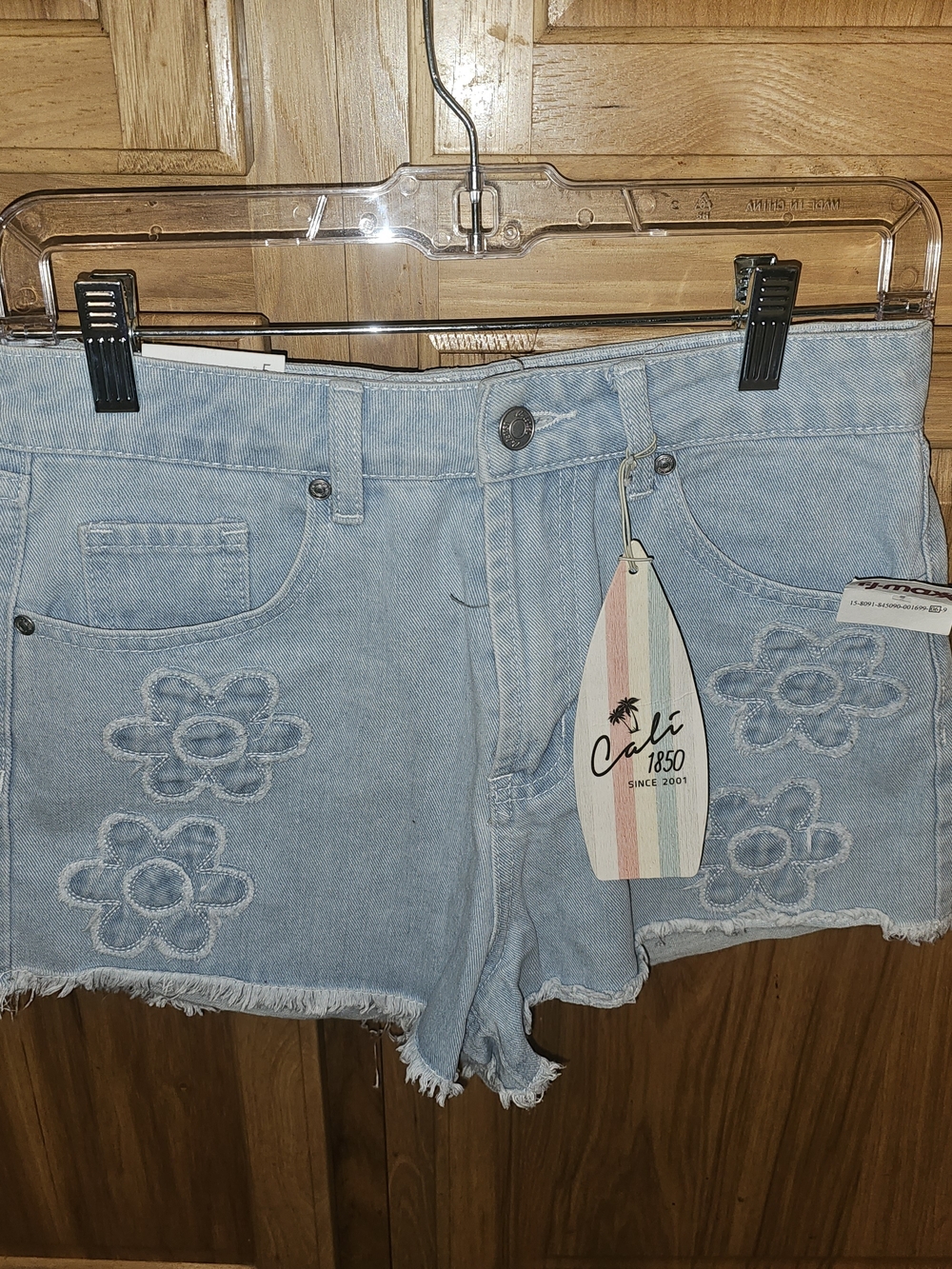 Cali 1850 Light Blue Embroidered Floral Denim Shorts